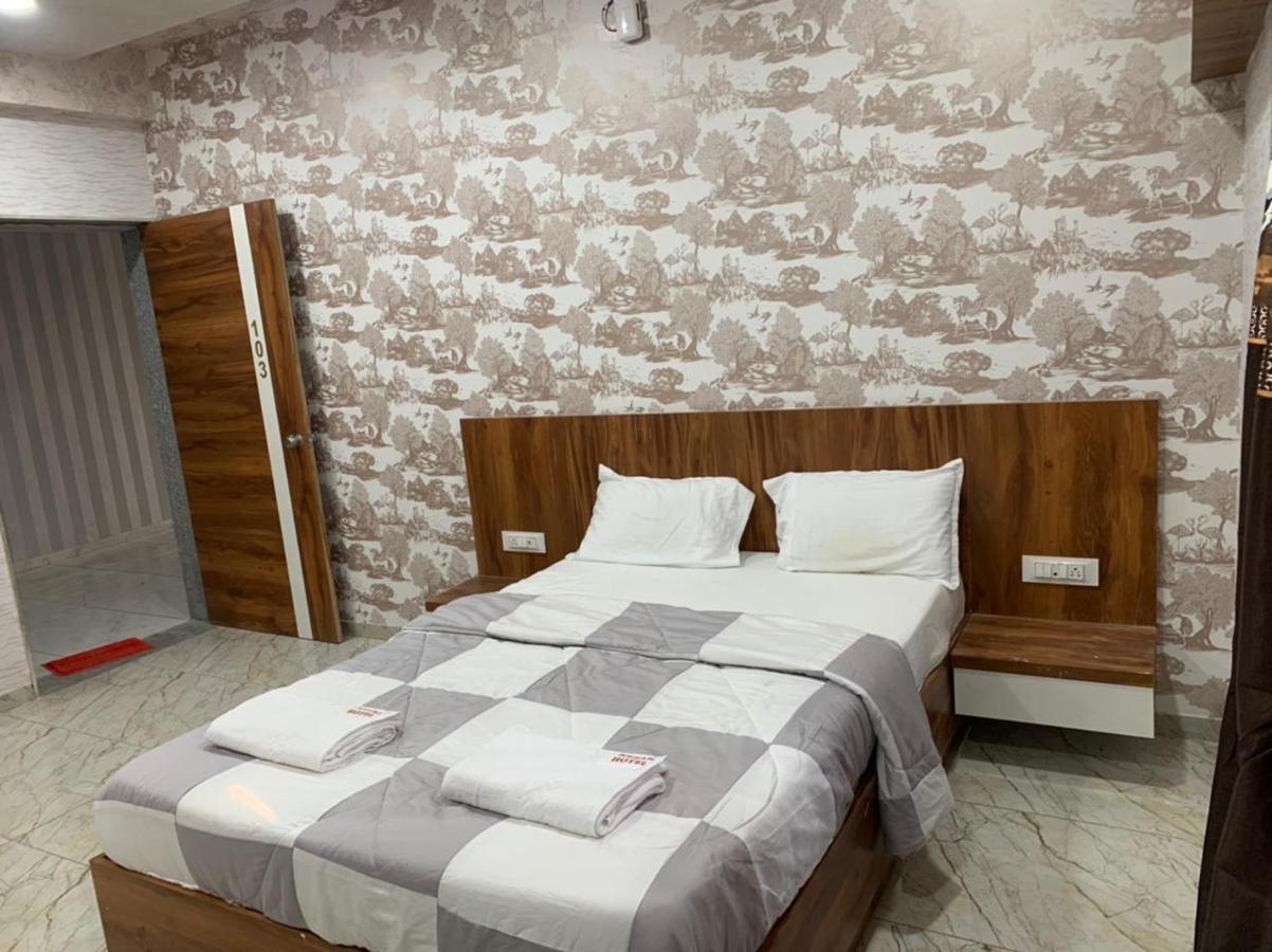 Kesar Hotel Viramgam Exteriör bild