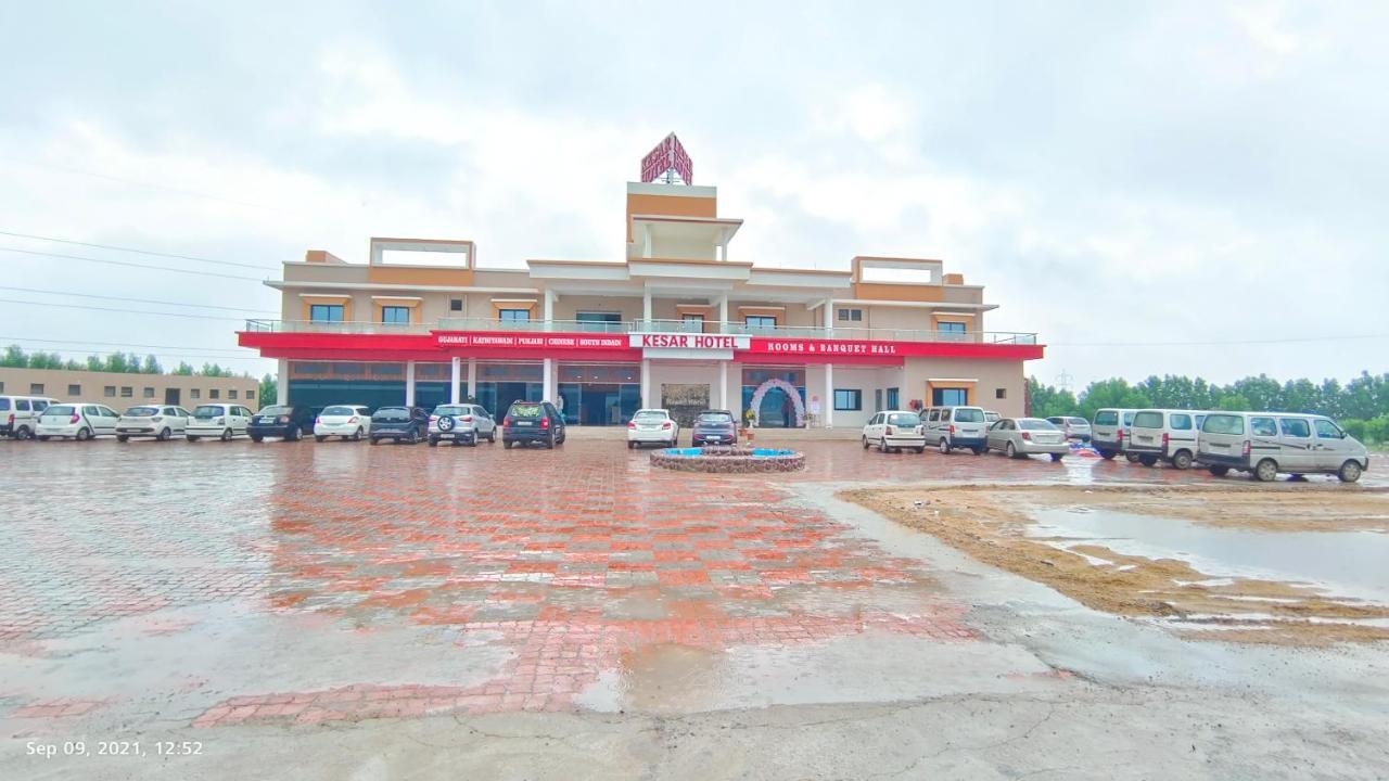 Kesar Hotel Viramgam Exteriör bild