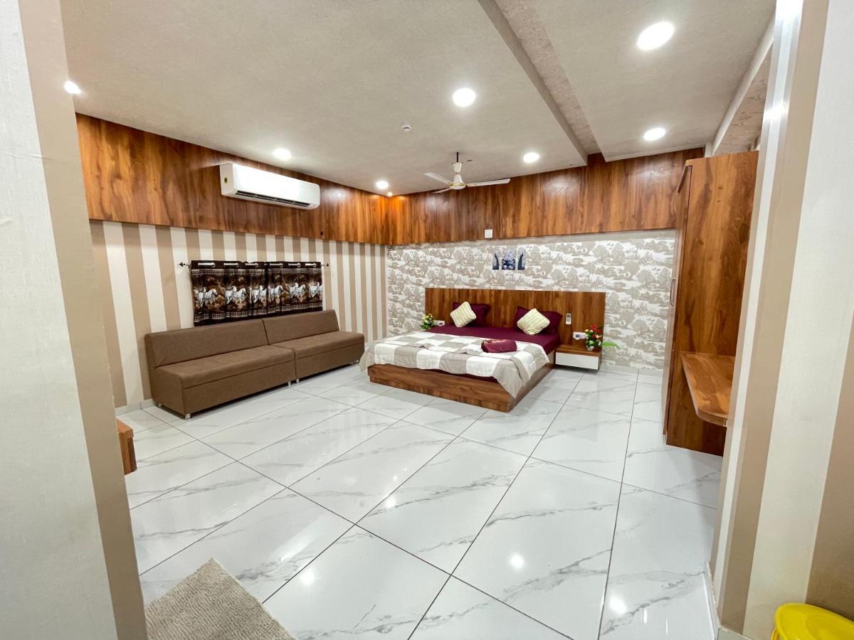 Kesar Hotel Viramgam Exteriör bild
