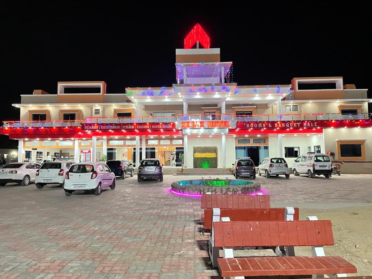 Kesar Hotel Viramgam Exteriör bild