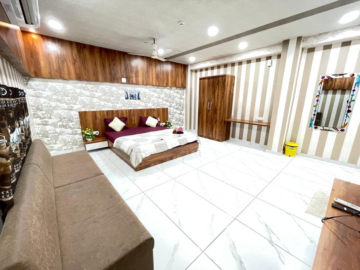 Kesar Hotel Viramgam Exteriör bild