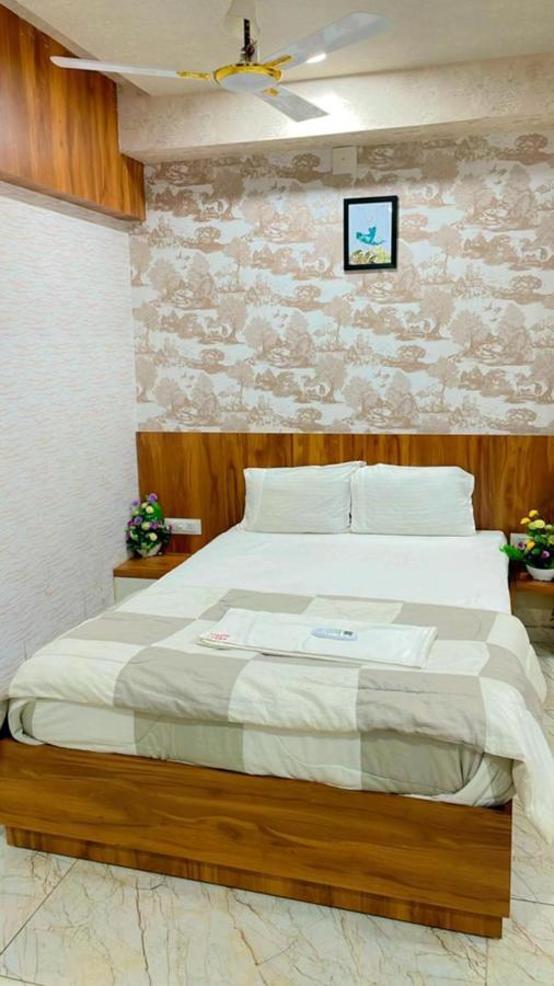 Kesar Hotel Viramgam Exteriör bild